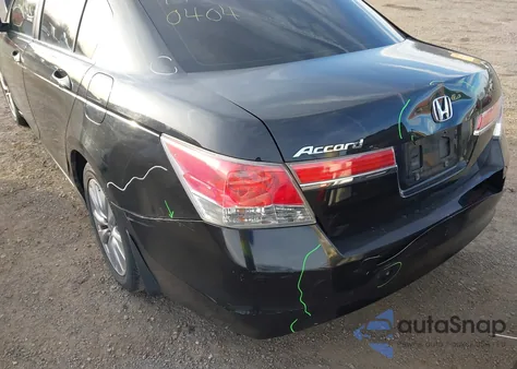 2011 Honda Accord 2.4 Ex z USA, uszkodzony, nr VIN 1HGCP2F74BA068017